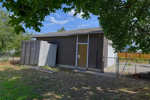 Exterior - 2804 E Marshall Ave, Spokane, WA 99207 photo 11 of 11
