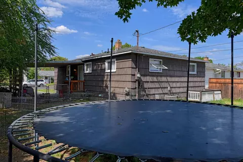 Exterior - 2804 E Marshall Ave, Spokane, WA 99207 photo 9 of 11