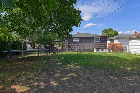 Exterior - 2804 E Marshall Ave, Spokane, WA 99207 photo 6 of 11