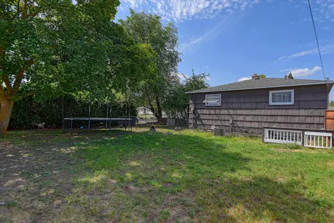 Exterior - 2804 E Marshall Ave, Spokane, WA 99207 photo 8 of 11