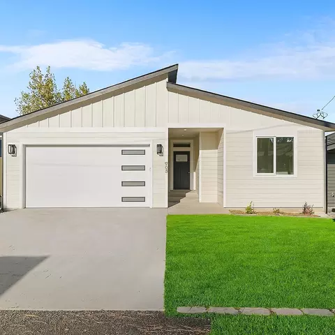 3023 W Hartson Ave, Spokane, WA 99224