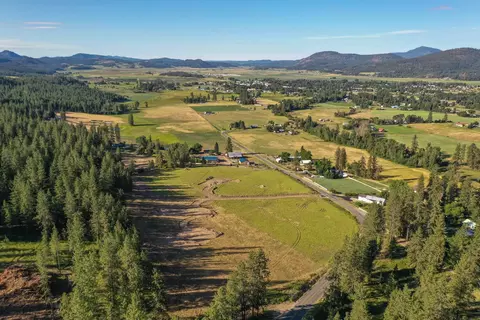 2366 Burnt Valley Rd, Chewelah, WA 99109