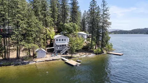 13009 N East Newman Lake Dr, Newman Lake, WA 99025