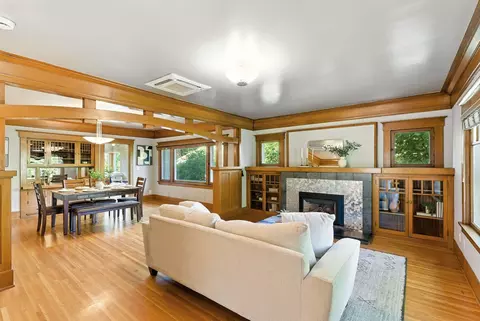 Living - 422 E 16th Ave, Spokane, WA 99203 photo 1 of 4
