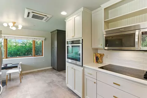 Kitchen - 422 E 16th Ave, Spokane, WA 99203 photo 2 of 2
