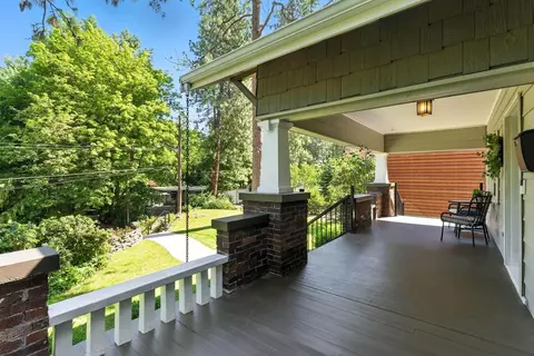 Exterior - 422 E 16th Ave, Spokane, WA 99203 photo 2 of 8