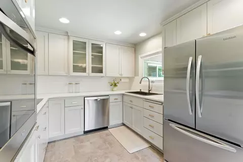 Kitchen - 422 E 16th Ave, Spokane, WA 99203 photo 1 of 2
