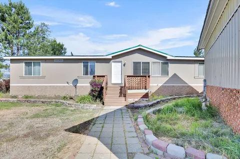 32 W Guinevere Dr, Usk, WA 99180