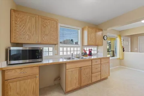 34 Euclid Ave, Spokane, WA 99207 photo 6