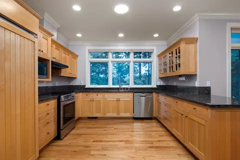 Kitchen - 1807 E Pinegate Ln, Spokane, WA 99224 photo 2 of 3