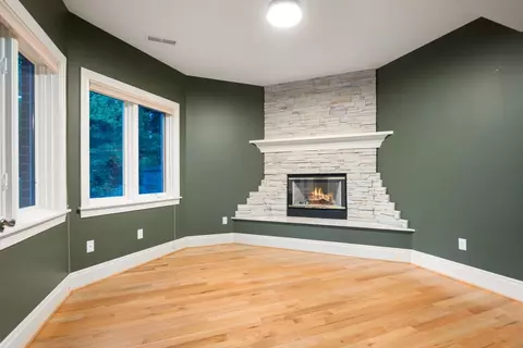 Living - 1807 E Pinegate Ln, Spokane, WA 99224 photo 4 of 4