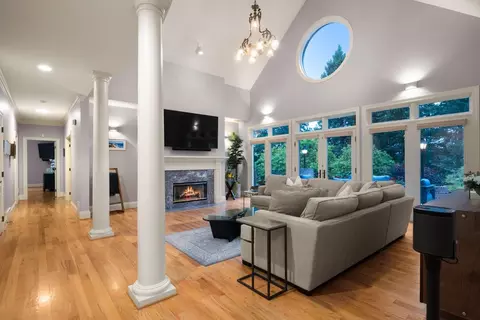Living - 1807 E Pinegate Ln, Spokane, WA 99224 photo 3 of 4