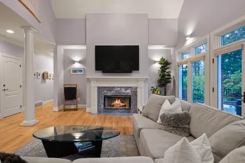Living - 1807 E Pinegate Ln, Spokane, WA 99224 photo 2 of 4