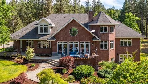 Exterior - 1807 E Pinegate Ln, Spokane, WA 99224 photo 3 of 7