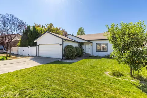 19322 E Flat Rock River Ln, Greenacres, WA 99016