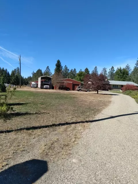 28211 N Cottonwood Rd, Chattaroy, WA 99003