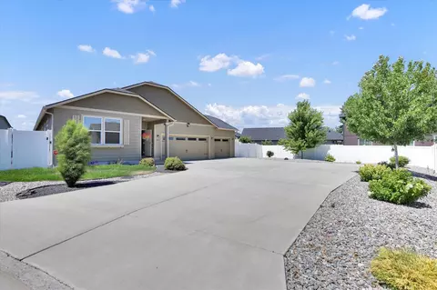 8812 W Pirates Ct, Spokane, WA 99224