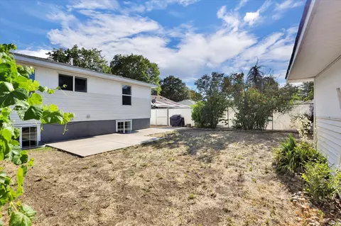 2911 E Augusta Ave, Spokane, WA 99207 photo 17