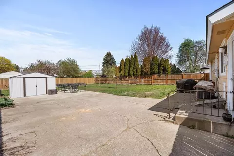 Exterior - 2811 E 39th Ave, Spokane, WA 99223 photo 3 of 8