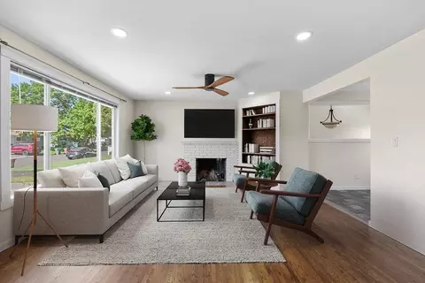 Living - 2811 E 39th Ave, Spokane, WA 99223 photo 1 of 9