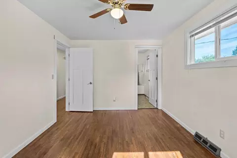 Bedroom - 2811 E 39th Ave, Spokane, WA 99223 photo 3 of 6