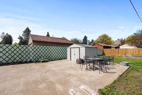 Exterior - 2811 E 39th Ave, Spokane, WA 99223 photo 7 of 8