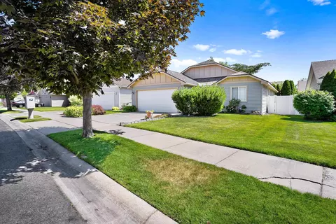 Exterior - 1636 E Vanetta Ln, Spokane, WA 99217 photo 7 of 10