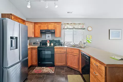 Kitchen - 1636 E Vanetta Ln, Spokane, WA 99217 photo 2 of 4