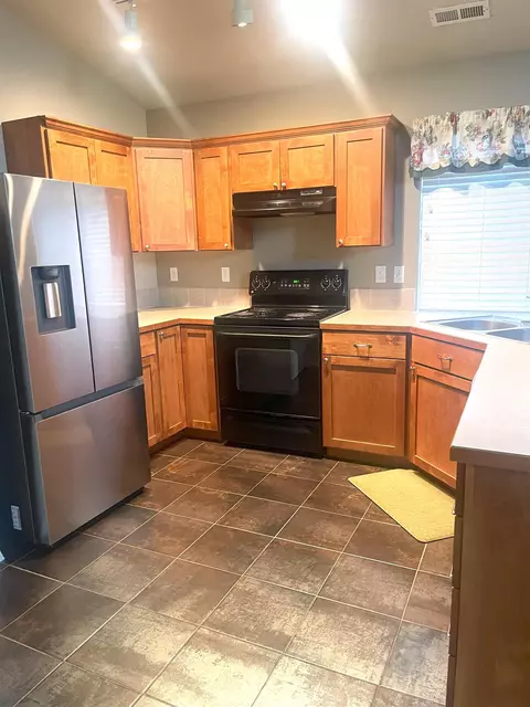 Kitchen - 1636 E Vanetta Ln, Spokane, WA 99217 photo 4 of 4