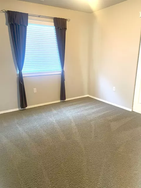 Bedroom - 1636 E Vanetta Ln, Spokane, WA 99217 photo 5 of 6