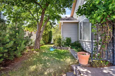 Exterior - 1636 E Vanetta Ln, Spokane, WA 99217 photo 4 of 10