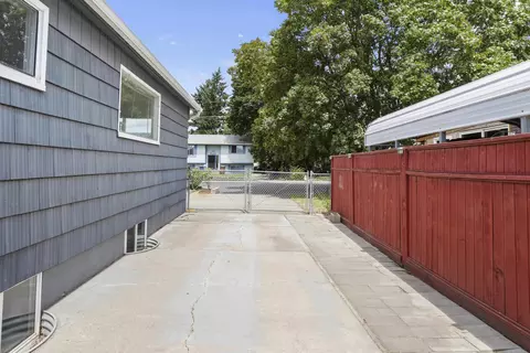 Exterior - 5218 E Commerce Ave, Spokane, WA 99212 photo 7 of 11