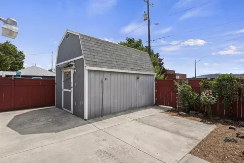 Exterior - 5218 E Commerce Ave, Spokane, WA 99212 photo 10 of 11