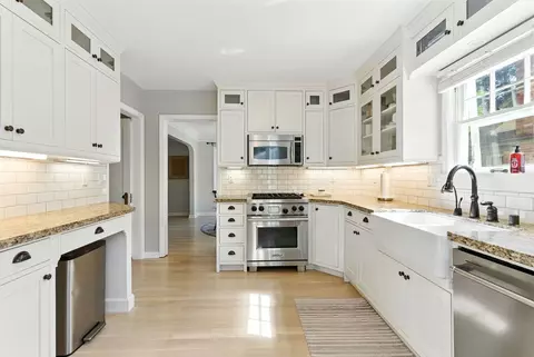 Kitchen - 914 E 17th Ave, Spokane, WA 99203 photo 3 of 4