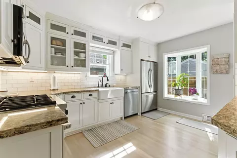 Kitchen - 914 E 17th Ave, Spokane, WA 99203 photo 1 of 4