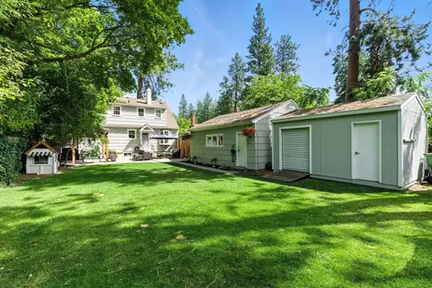 Exterior - 914 E 17th Ave, Spokane, WA 99203 photo 6 of 13