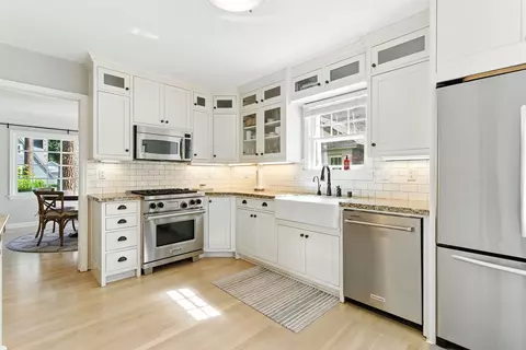 Kitchen - 914 E 17th Ave, Spokane, WA 99203 photo 2 of 4