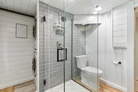 Bath - 914 E 17th Ave, Spokane, WA 99203 photo 5 of 5