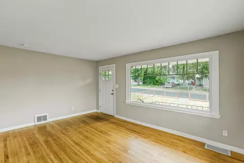 Living - 3608 E Fairview Ave, Spokane, WA 99217 photo 1 of 2