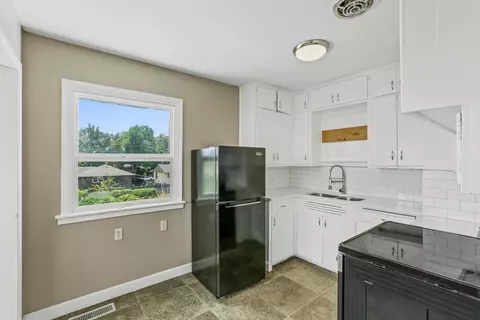 Kitchen - 3608 E Fairview Ave, Spokane, WA 99217 photo 1 of 2