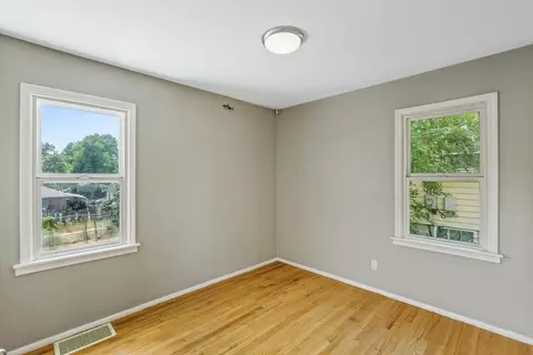Bedroom - 3608 E Fairview Ave, Spokane, WA 99217 photo 3 of 4
