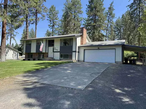 12908 W Shore Rd, Nine Mile Falls, WA 99026