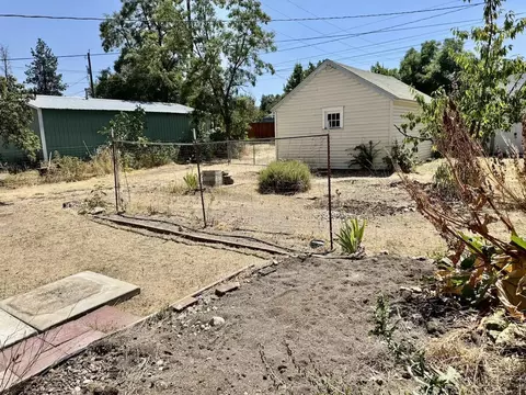 Exterior - 6818 E 5th Ave, Spokane Valley, WA 99212 photo 8 of 13