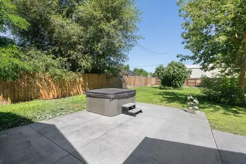 Exterior - 3921 E Longfellow Ave, Spokane, WA 99217 photo 6 of 14