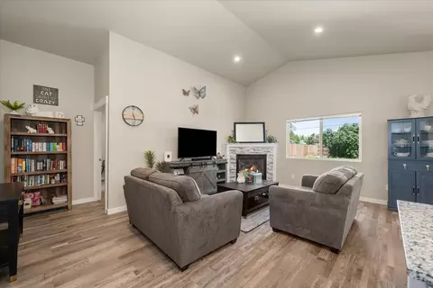 Living - 3921 E Longfellow Ave, Spokane, WA 99217 photo 1 of 1