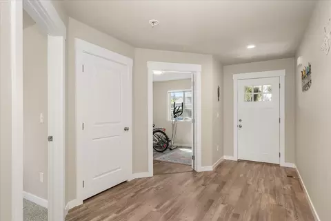 Entry Way - 3921 E Longfellow Ave, Spokane, WA 99217 photo 1 of 1