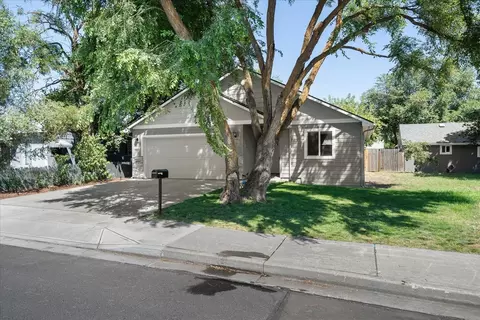 Exterior - 3921 E Longfellow Ave, Spokane, WA 99217 photo 3 of 14