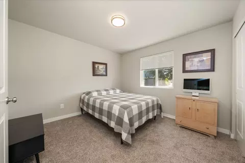 Bedroom - 3921 E Longfellow Ave, Spokane, WA 99217 photo 2 of 2