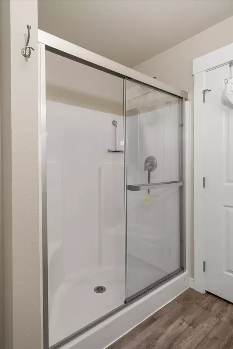 Bath - 3921 E Longfellow Ave, Spokane, WA 99217 photo 2 of 3