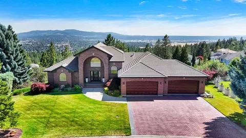 8304 E Woodland Park Dr, Spokane, WA 99217